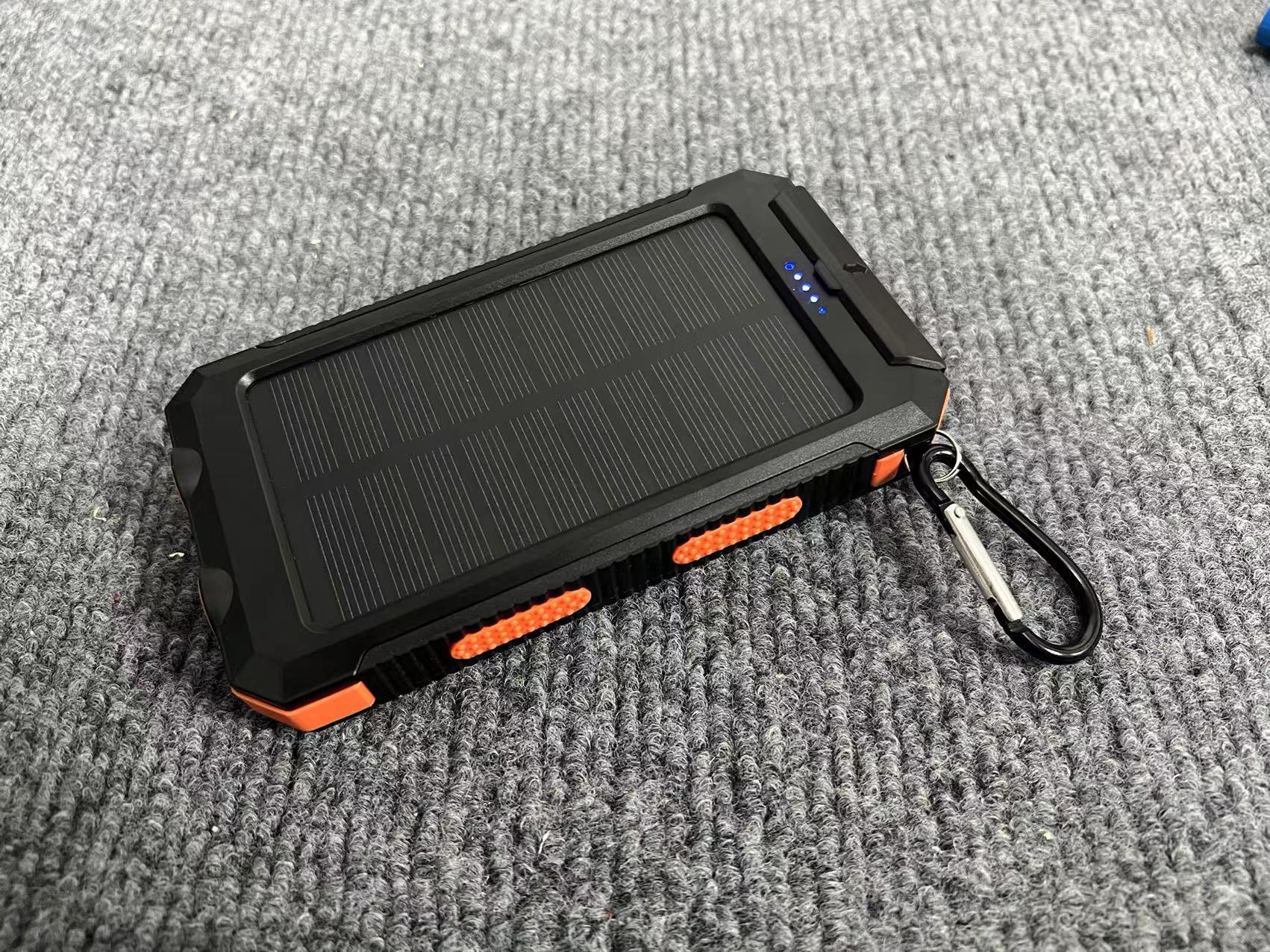 Portable power bank with a camping light - Trailvik